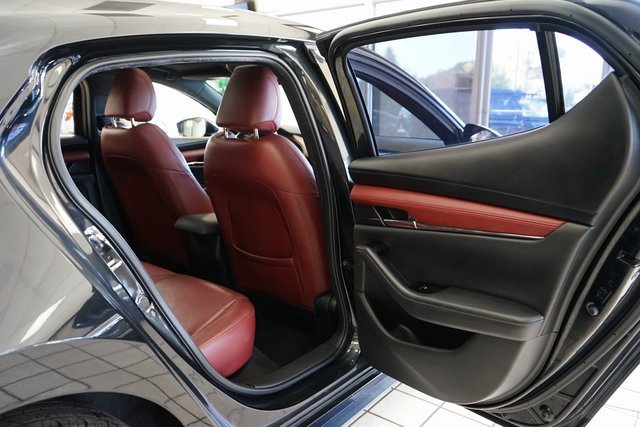 Used 2020 MAZDA MAZDA3 Hatchback w/ Premium Package image 43