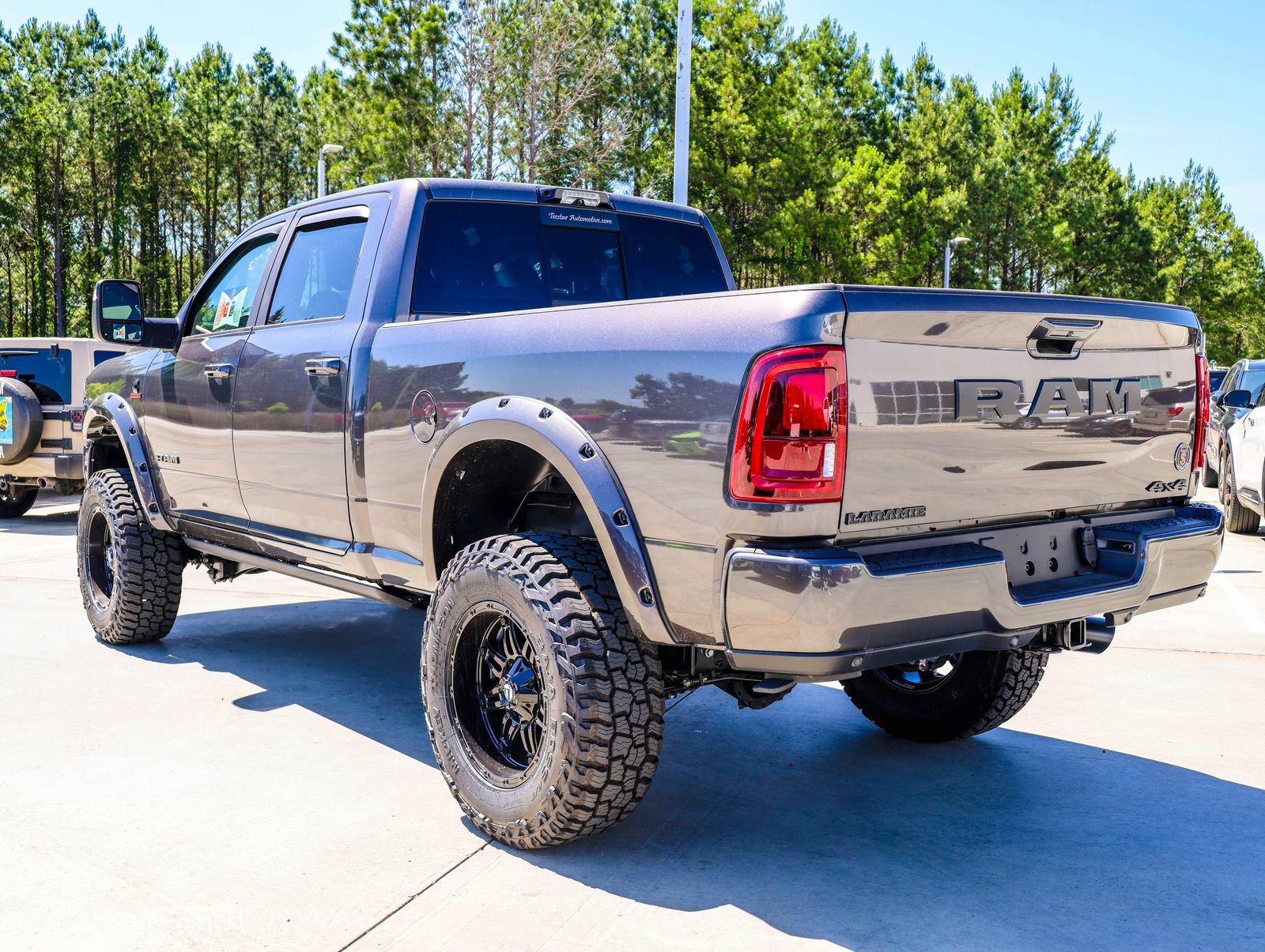 New 2026 RAM 2500 Laramie AWD/4WD image 7