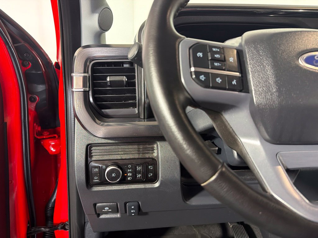 Used 2025 Ford F350 Lariat w/ Black Appearance Package AWD/4WD image 15