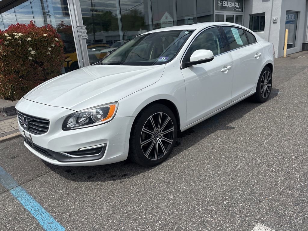 Used 2017 Volvo S60 T5 Inscription FWD image 6