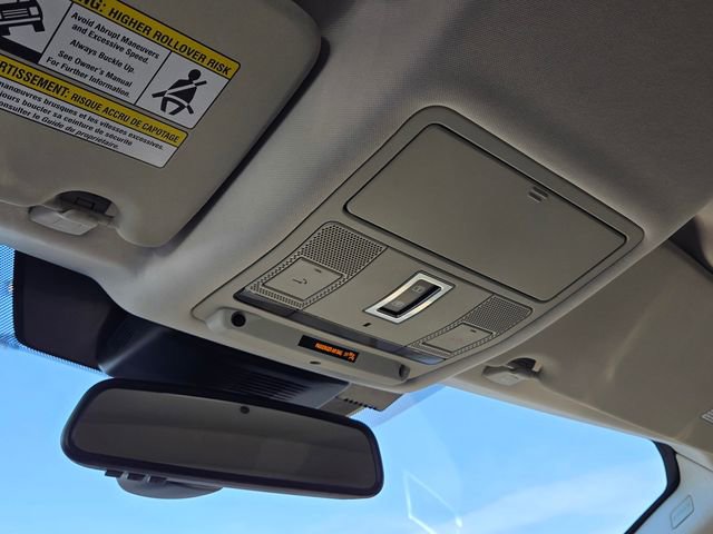 Used 2018 Land Rover Discovery Sport HSE image 25