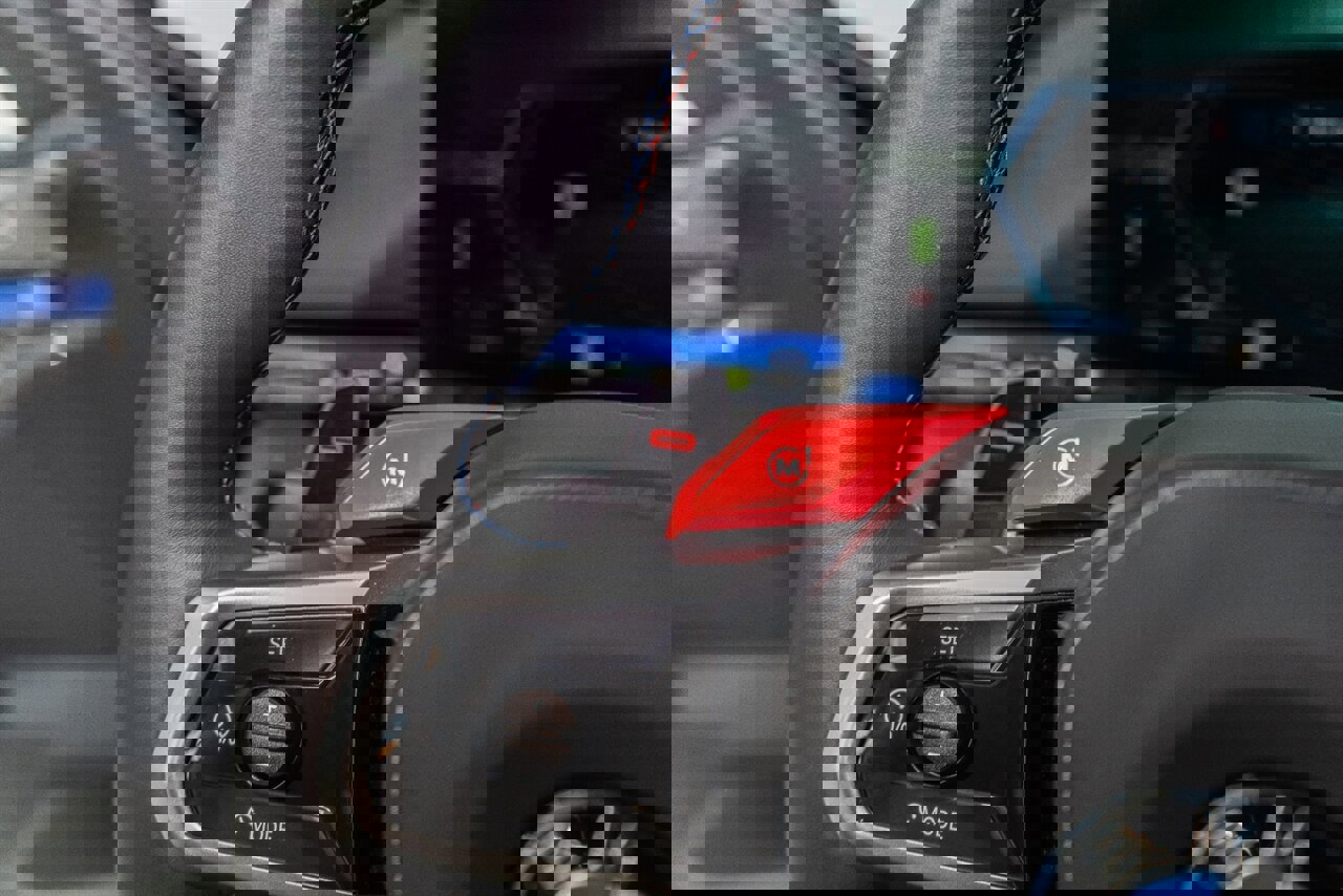 Used 2025 BMW M5 w/ Carbon Package image 92