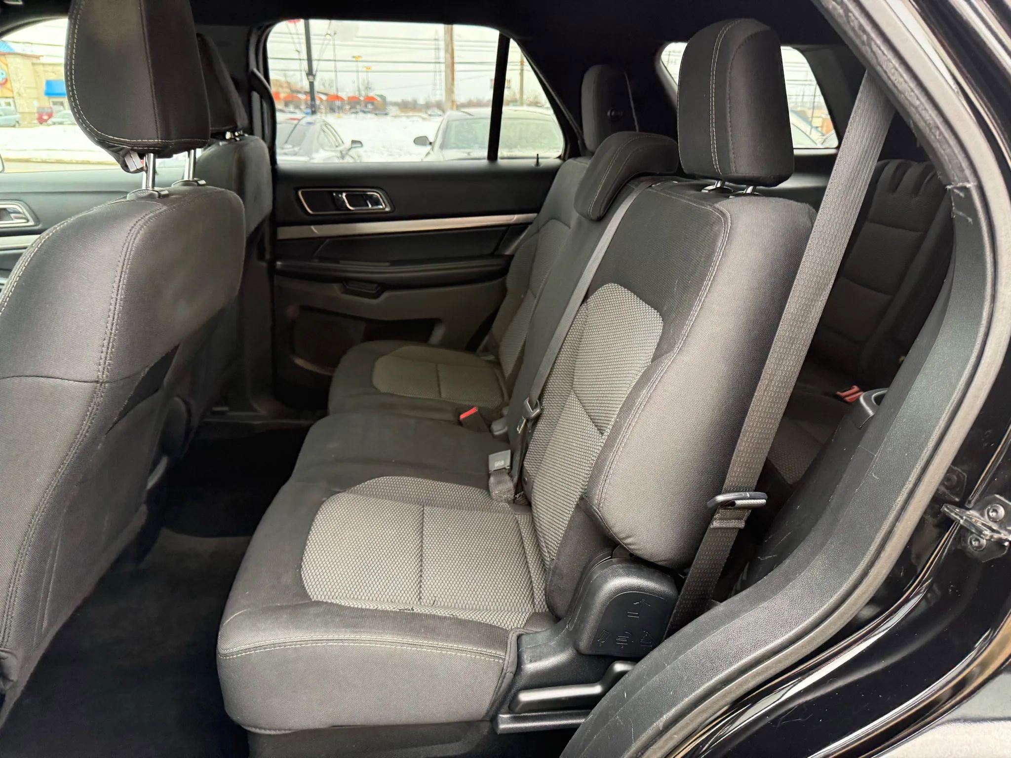 Used 2018 Ford Explorer XLT image 22