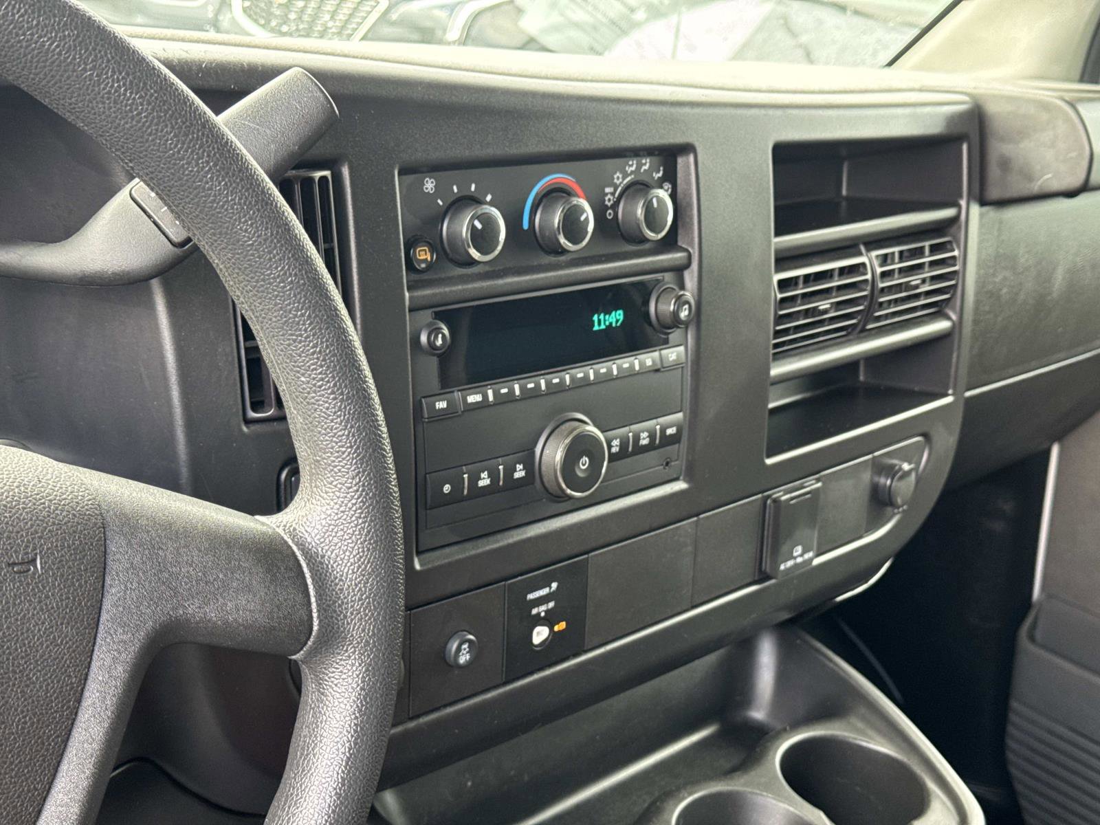 Used 2024 GMC Savana 2500 Work Van w/ Driver Convenience Package image 4