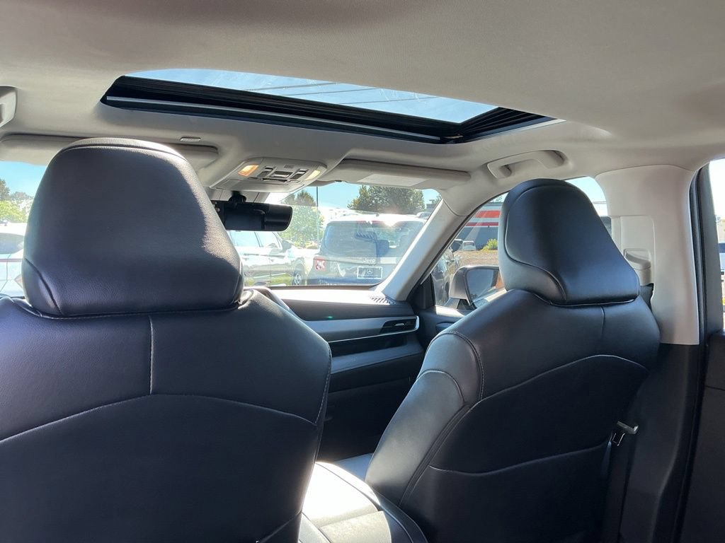 Used 2022 Toyota Highlander XLE AWD/4WD image 26