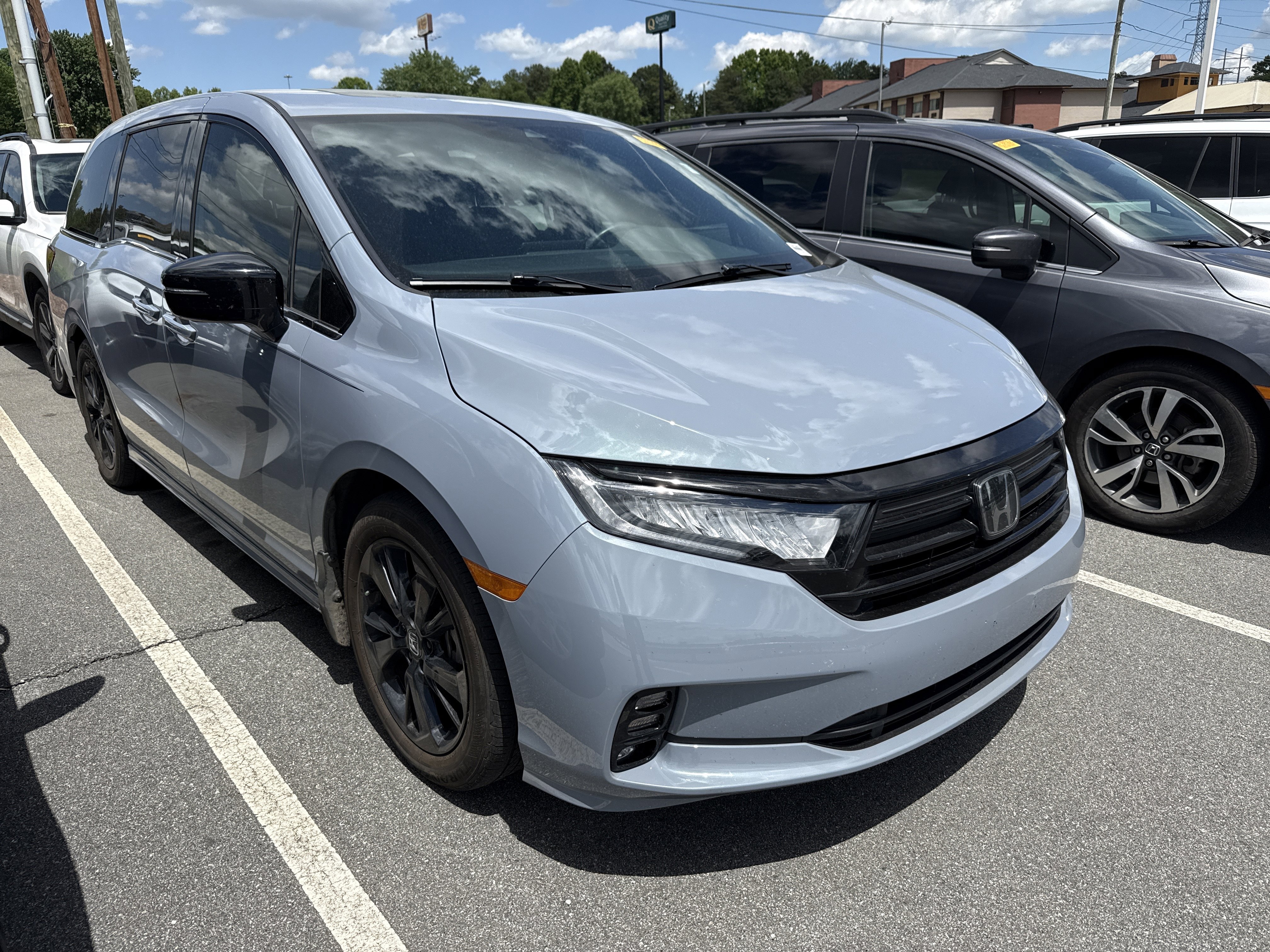 Used 2024 Honda Odyssey Sport image 2