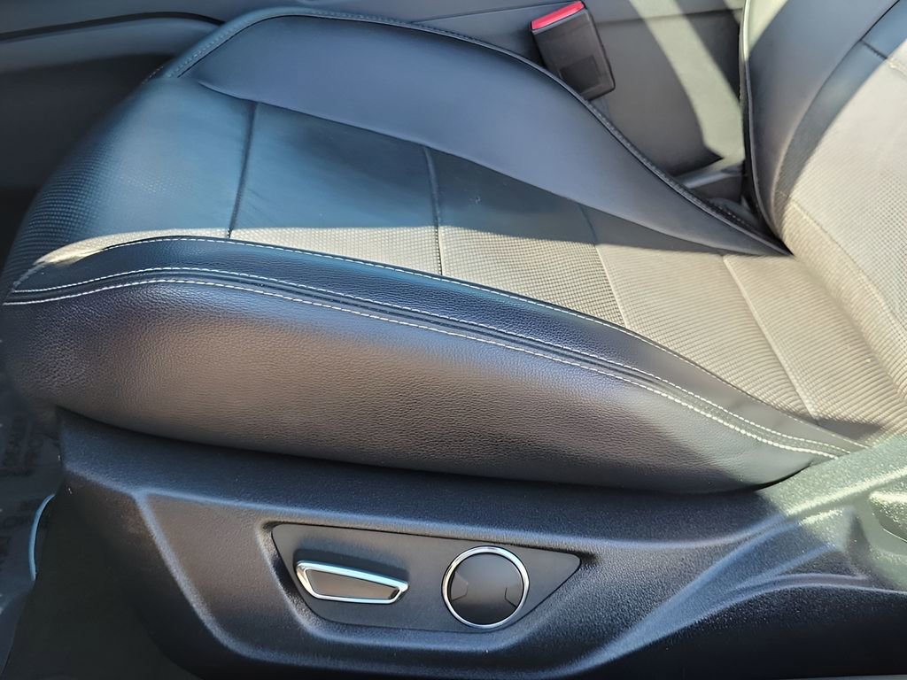 Used 2016 Ford Mustang Premium image 20