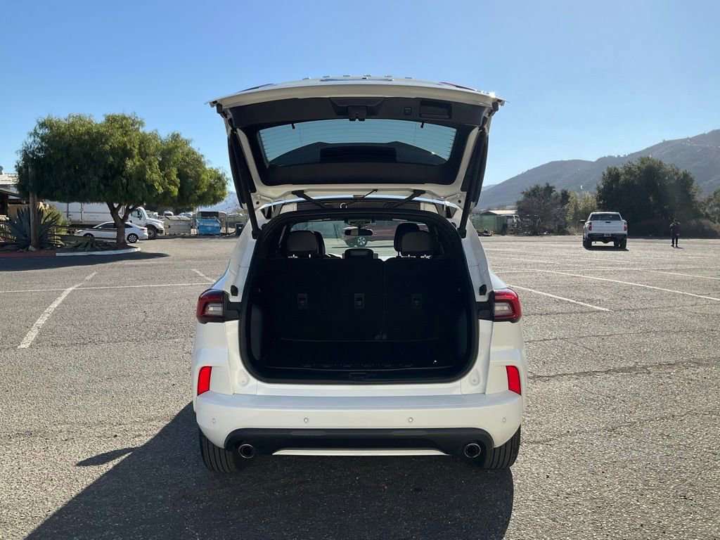 Used 2024 Ford Escape ST-Line Select w/ Tech Pack #1 image 11