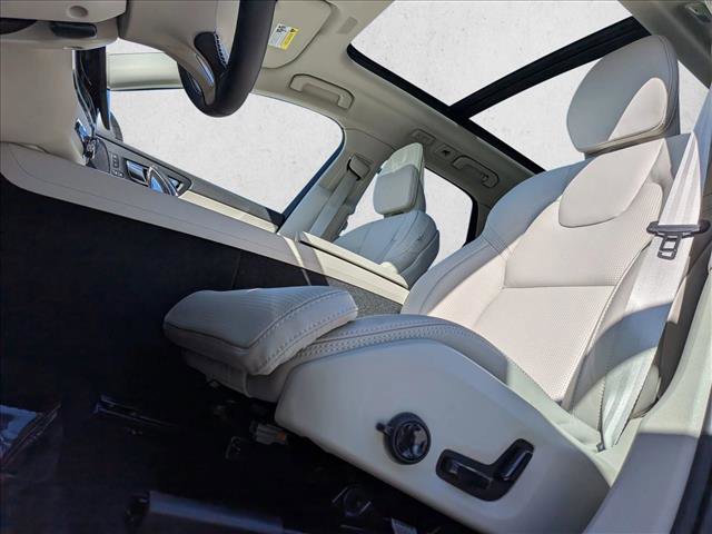 New 2026 Volvo XC60 T8 Ultra w/ Protection Package Premier image 4