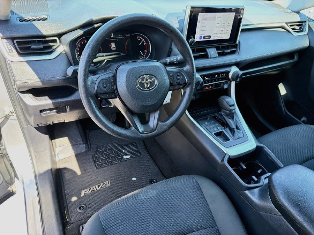 Used 2025 Toyota RAV4 LE AWD/4WD image 9