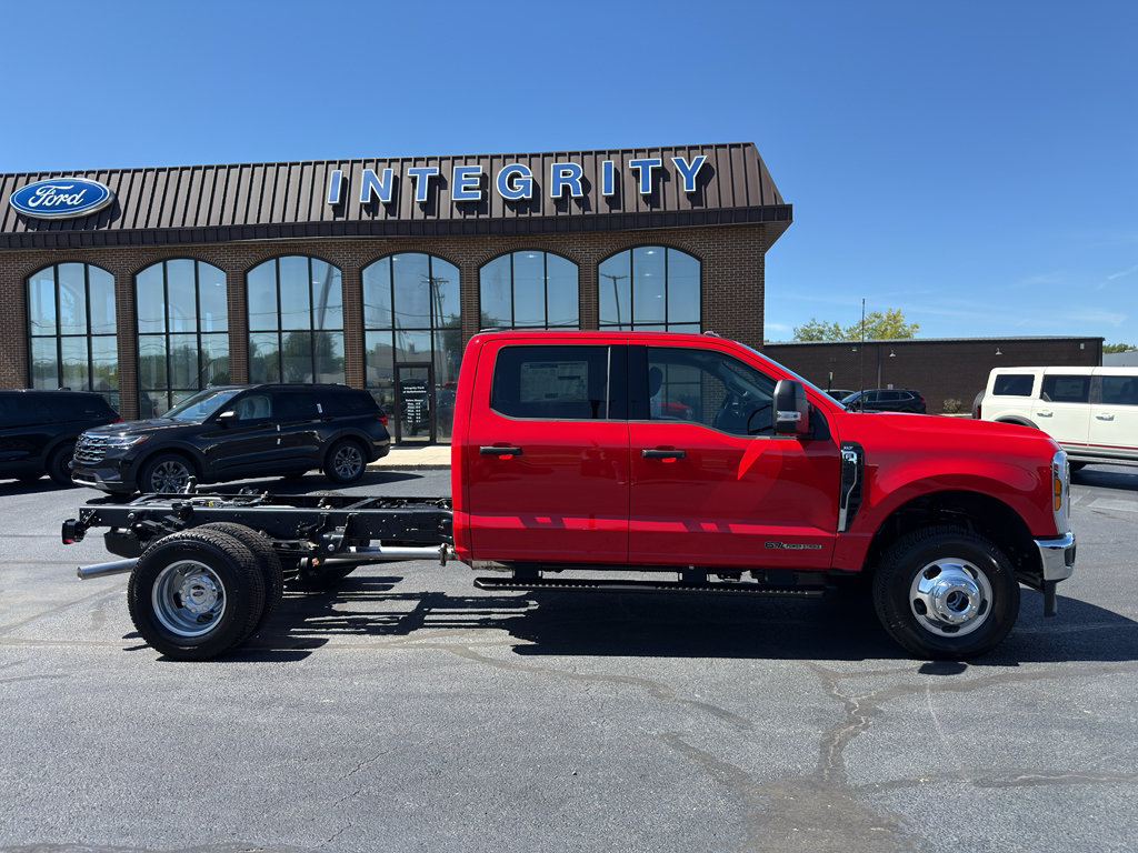 New 2026 Ford F350 XLT w/ XLT Value Package AWD/4WD image 9