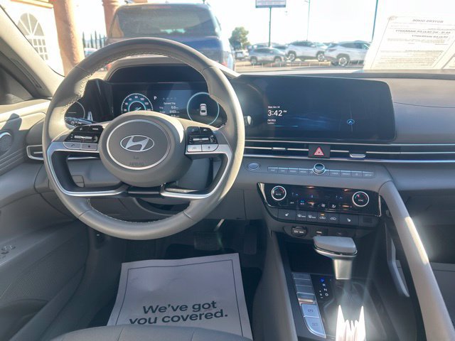 Used 2025 Hyundai Elantra SEL w/ Cargo Package FWD image 12