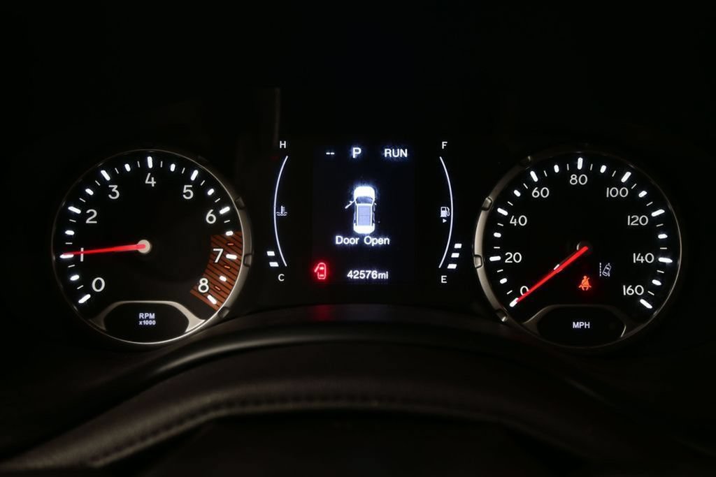 Used 2023 Jeep Renegade Latitude AWD/4WD image 16