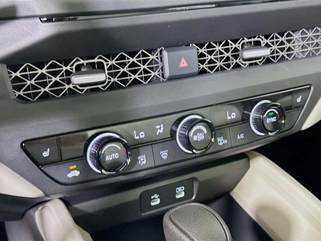 Used 2025 Honda Accord SE image 14
