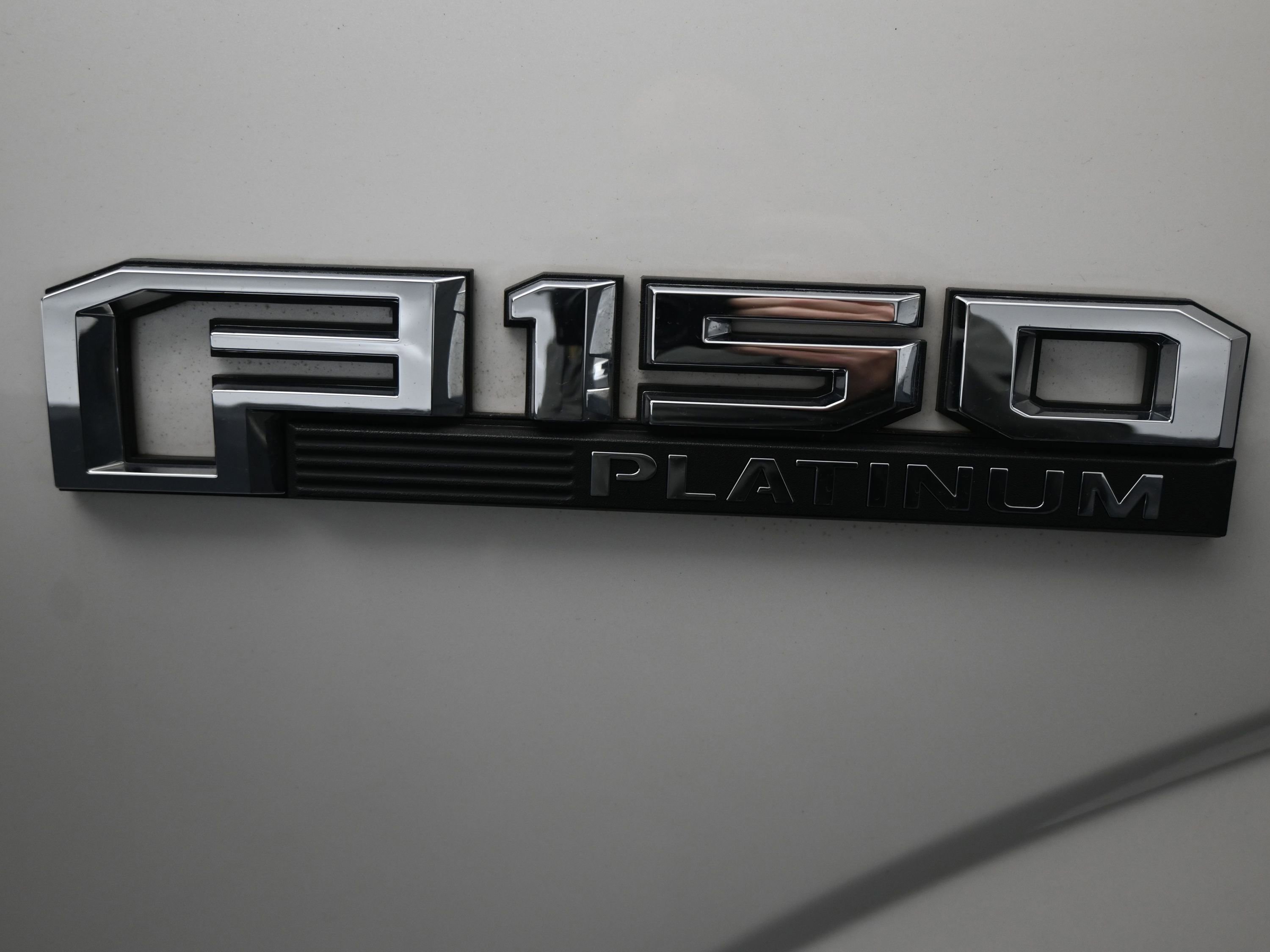 Used 2015 Ford F150 Platinum w/ Equipment Group 701A Luxury image 32