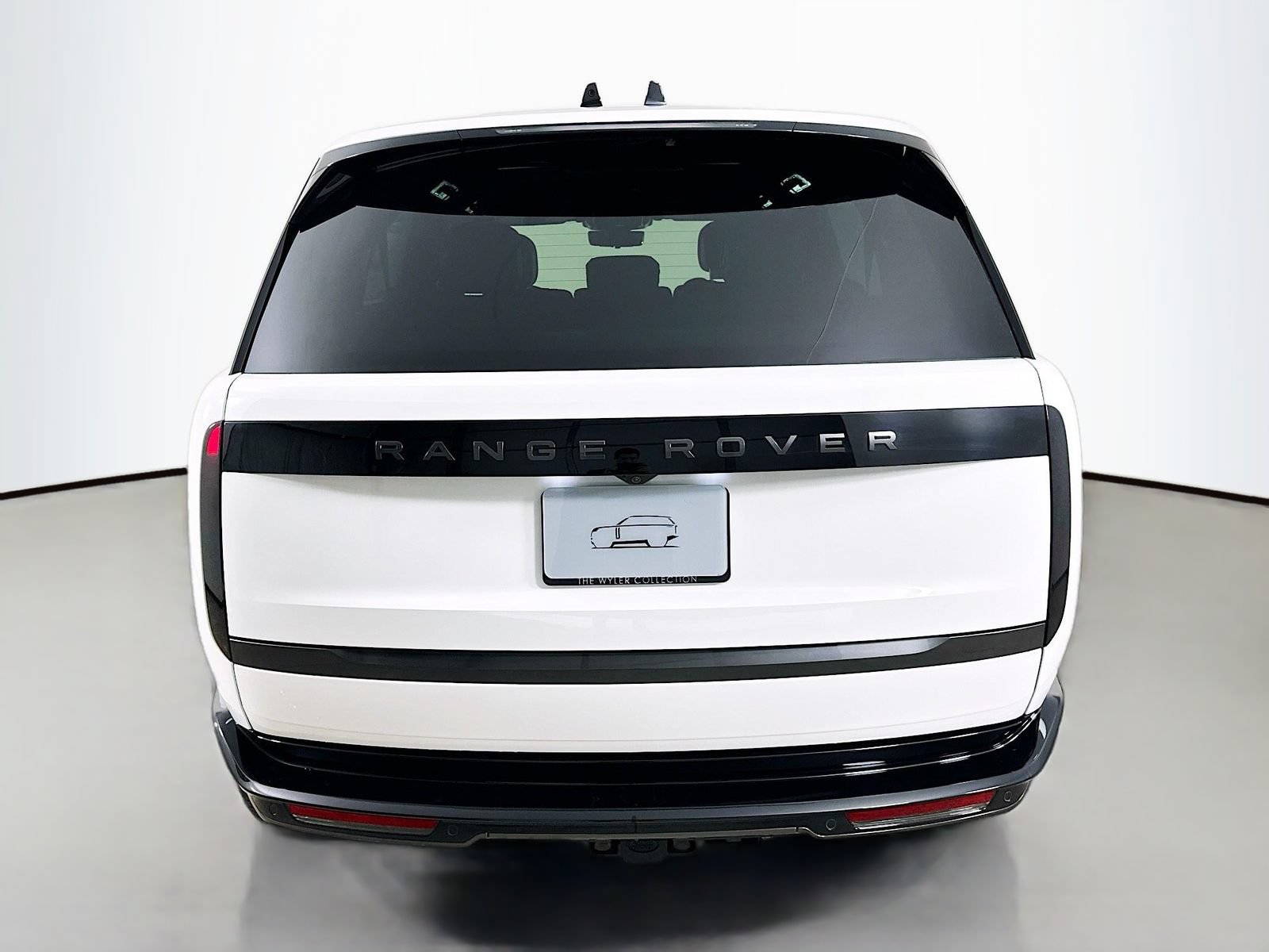 New 2026 Land Rover Range Rover Long Wheelbase SE AWD/4WD image 6
