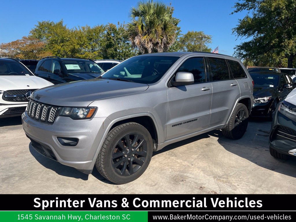 Used 2020 Jeep Grand Cherokee Altitude AWD/4WD image 2