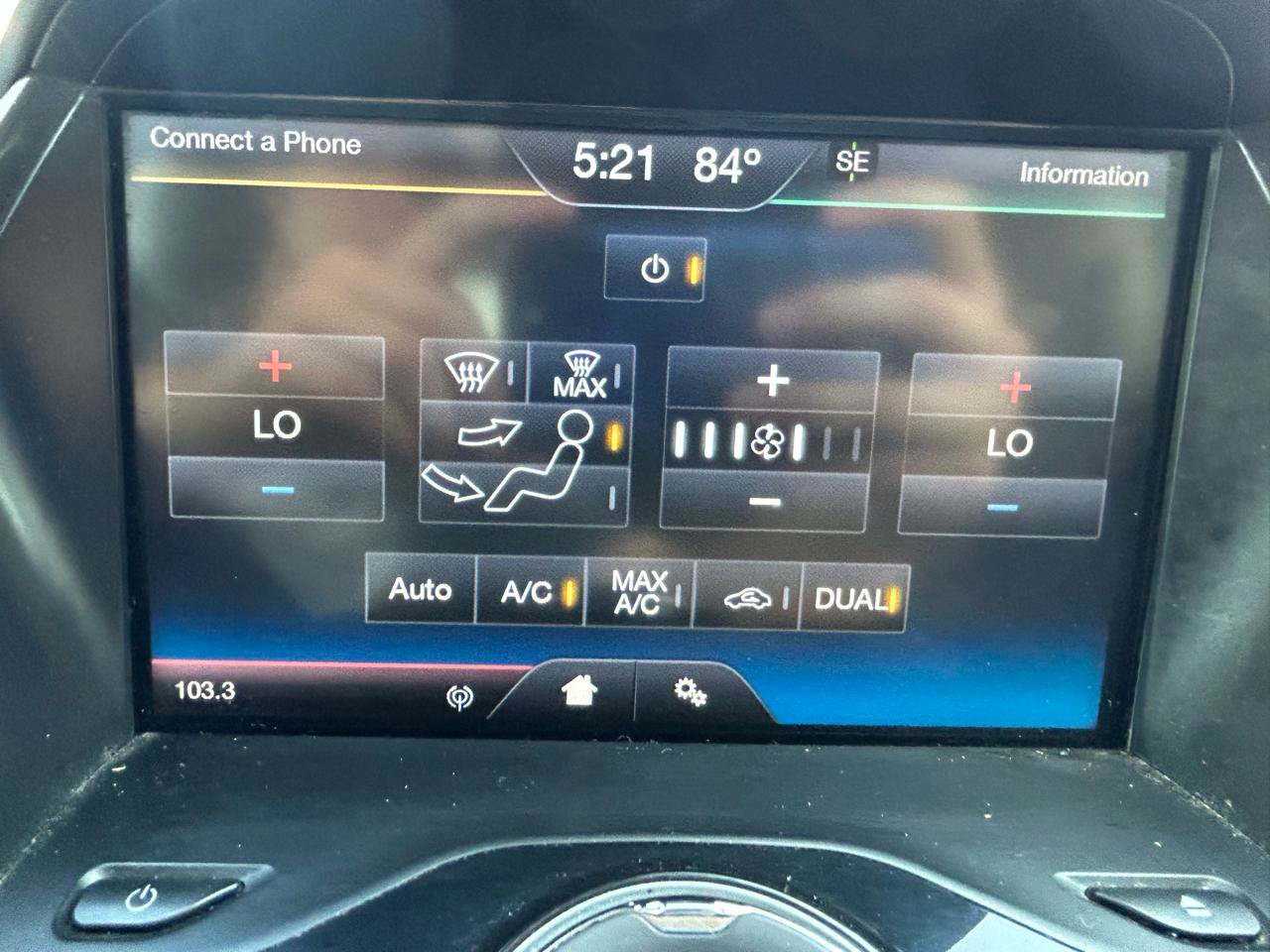 Used 2014 Ford Escape Titanium w/ Equipment Group 401A AWD/4WD image 25