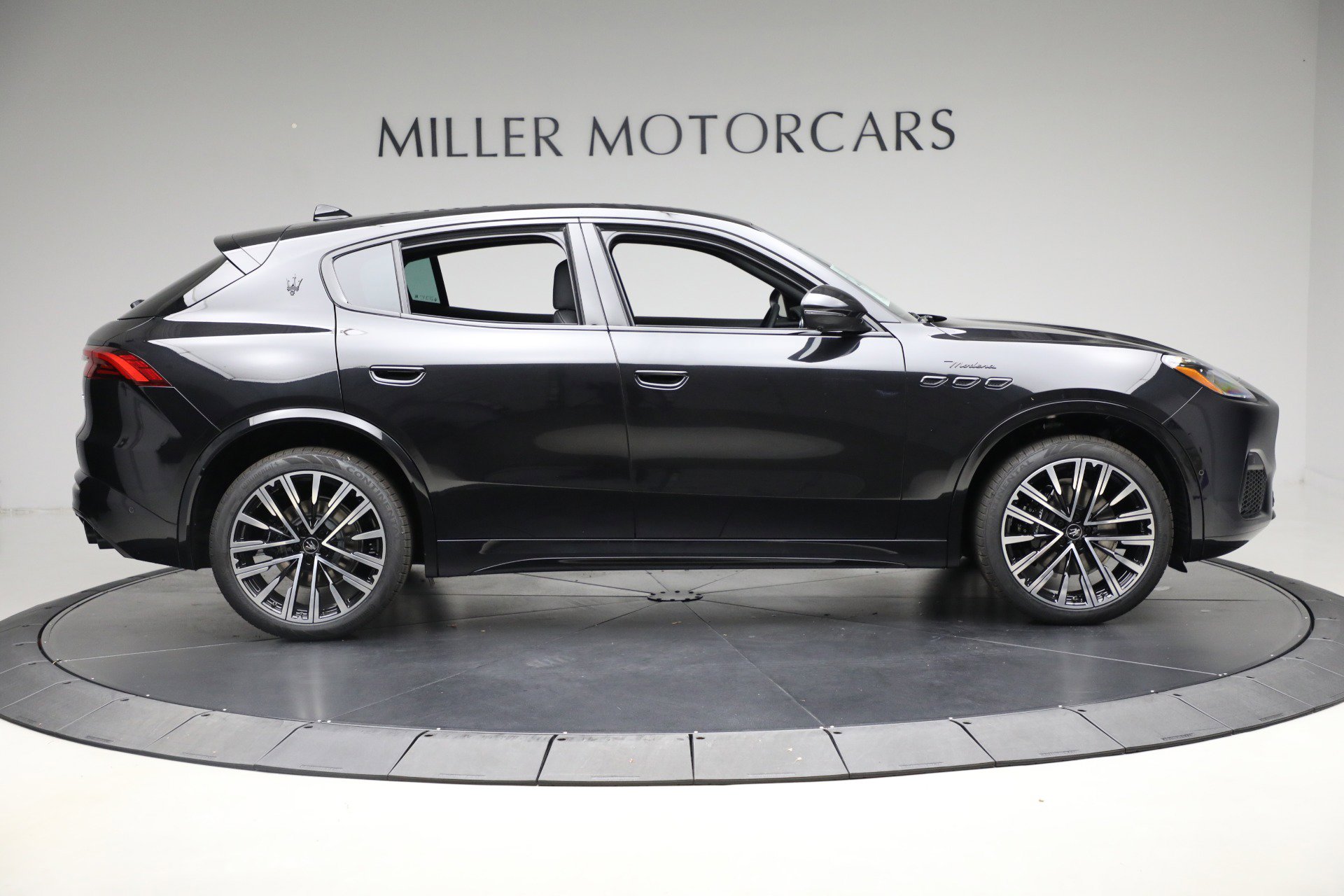 New 2025 Maserati Grecale Modena image 9