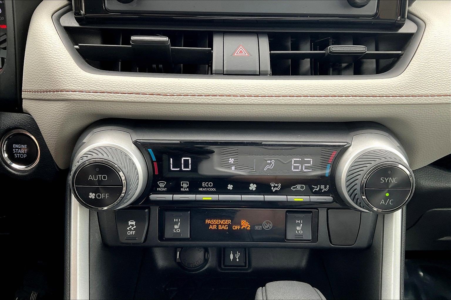 Used 2019 Toyota RAV4 XLE AWD/4WD image 15