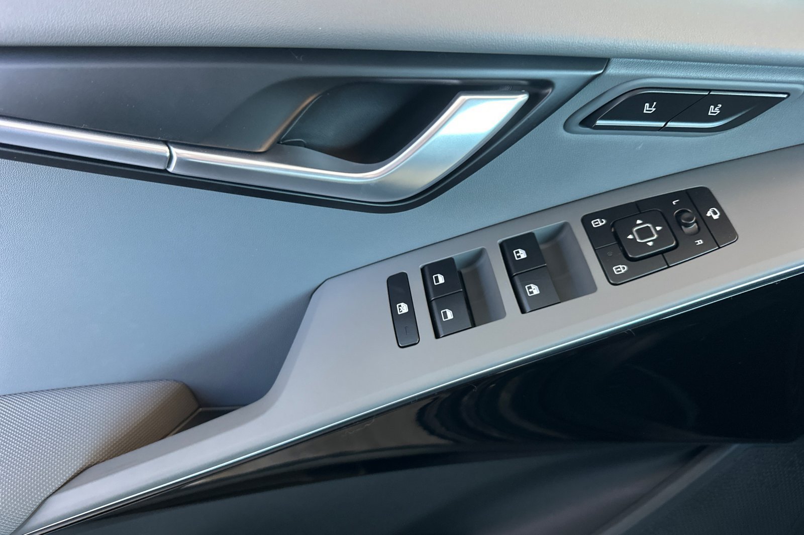 New 2026 Kia Niro FWD image 11