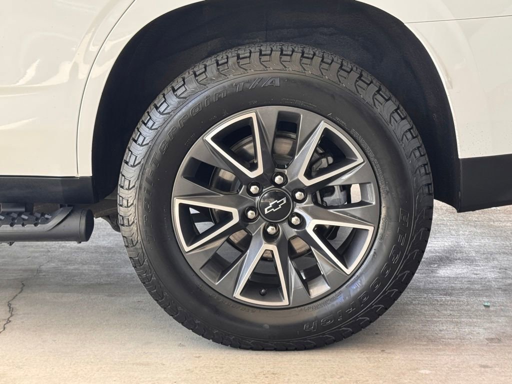 Used 2022 Chevrolet Tahoe Z71 w/ Luxury Package AWD/4WD image 15