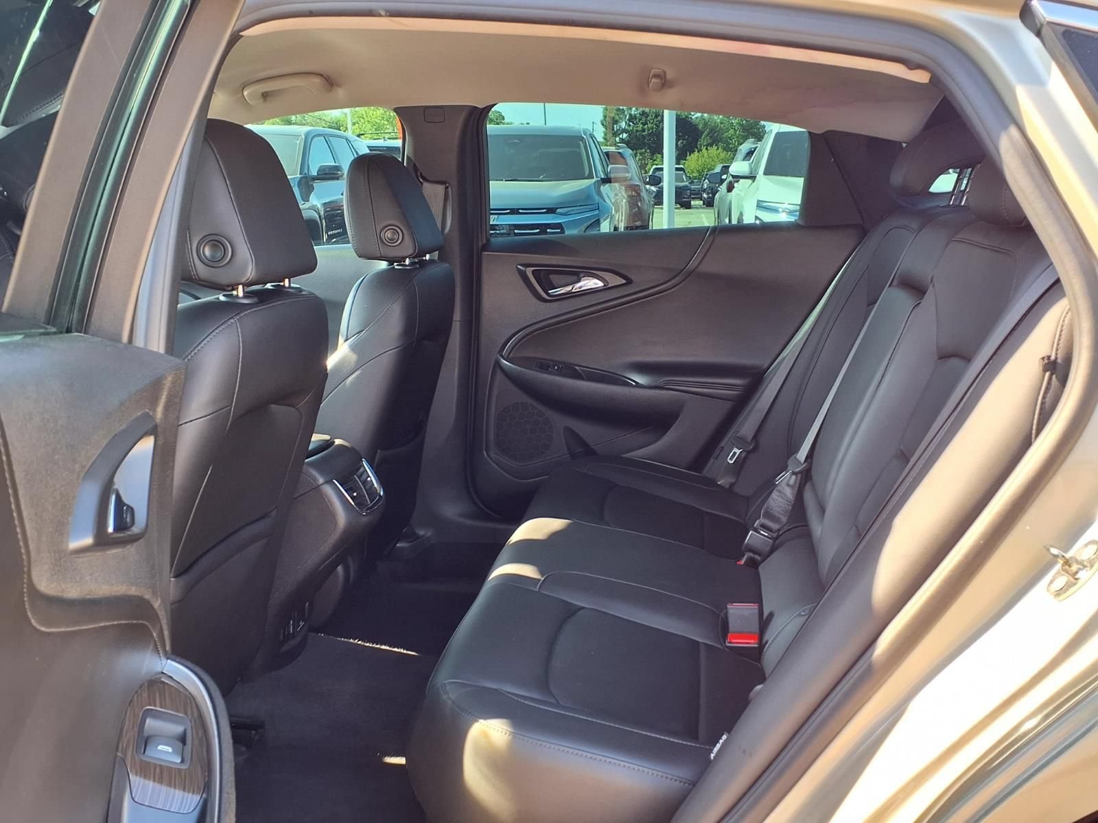 Used 2016 Chevrolet Malibu Premier FWD image 11