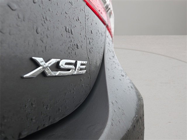 Used 2018 Toyota Camry XSE image 31