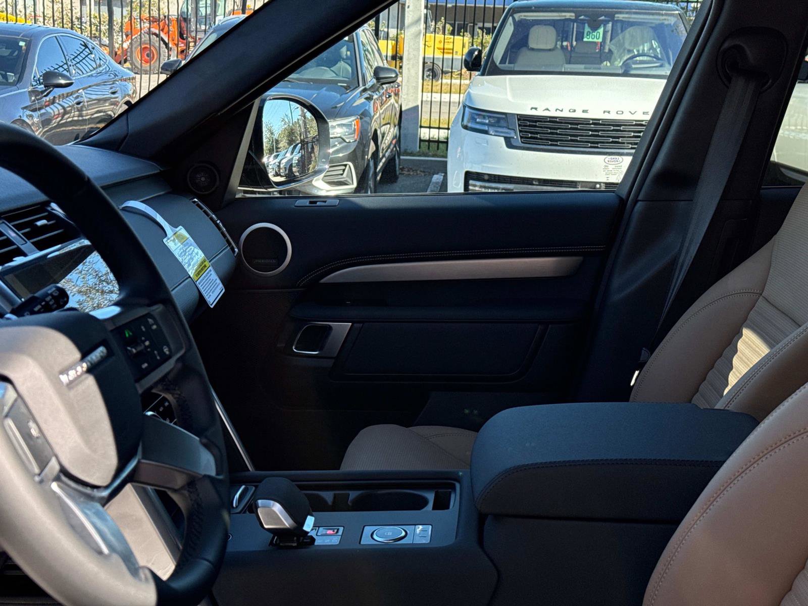 Certified 2025 Land Rover Discovery Dynamic SE image 20