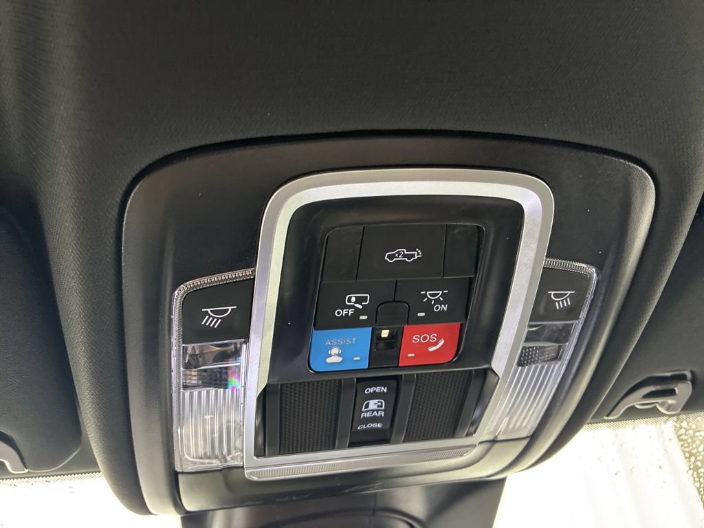 Used 2026 RAM 2500 Laramie AWD/4WD image 21