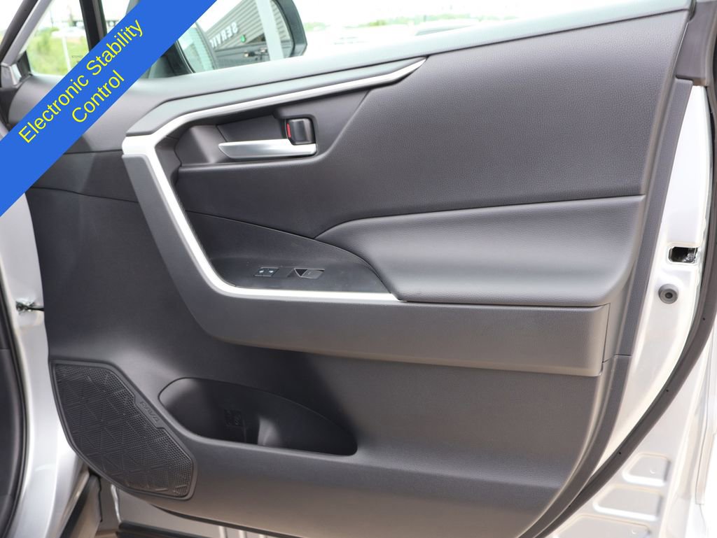 Used 2023 Toyota RAV4 XLE w/ Convenience Package AWD/4WD image 8