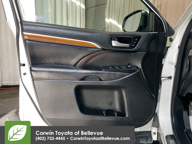 Used 2018 Toyota Highlander Limited Platinum image 26