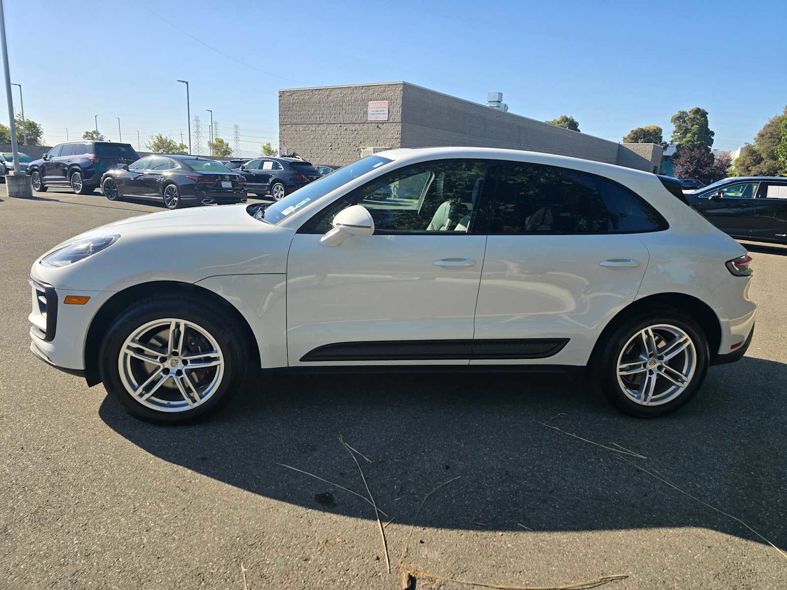 Used 2022 Porsche Macan image 6