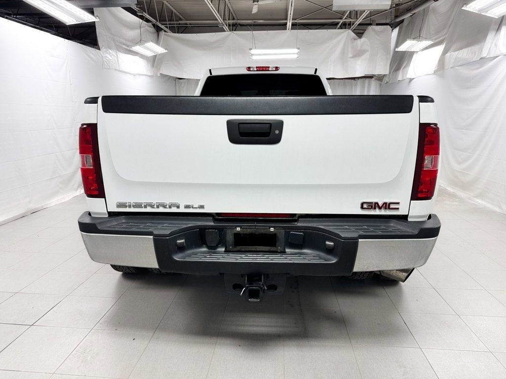 Used 2011 GMC Sierra 3500 SLE w/ SLE Preferred Package image 4