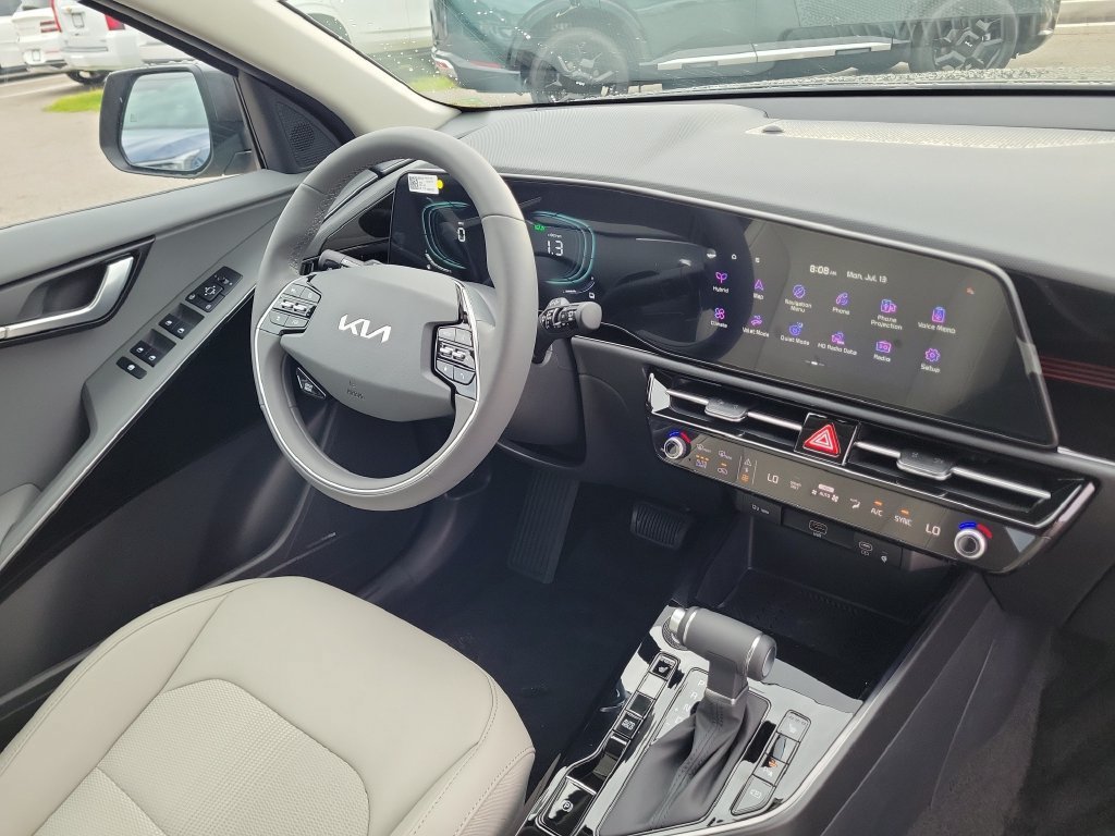 New 2026 Kia Niro EX w/ EX Premium Package FWD image 8