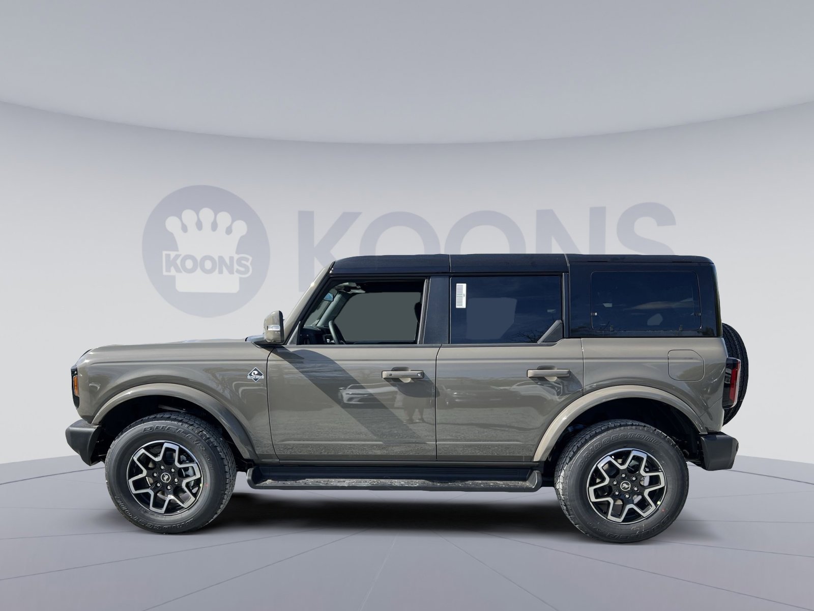 New 2025 Ford Bronco Outer Banks image 2