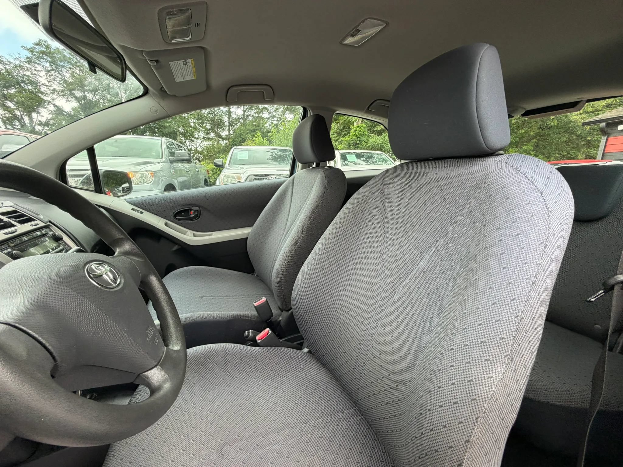 Used 2009 Toyota Yaris S FWD image 12