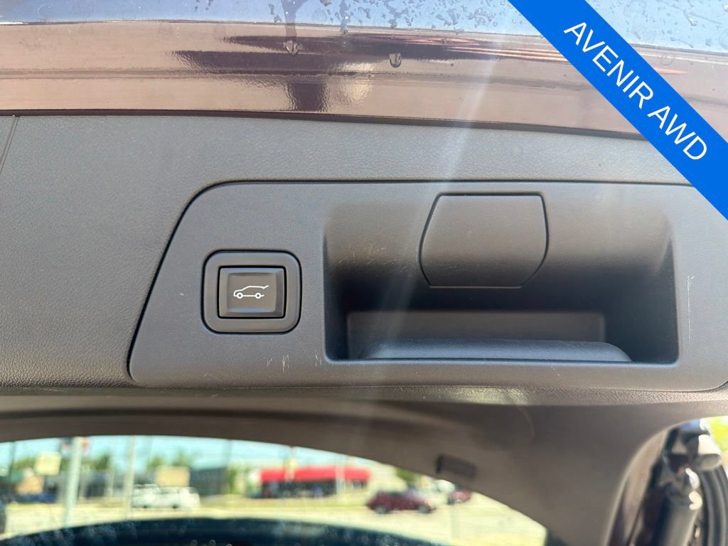 Used 2021 Buick Envision Avenir w/ Technology Package II AWD/4WD image 32