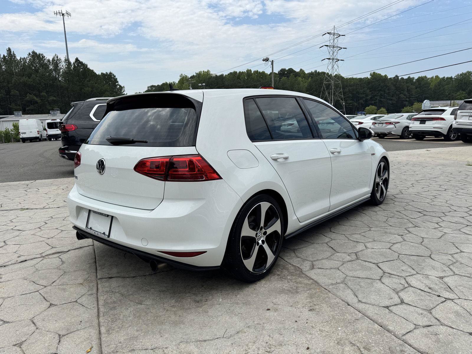 Used 2015 Volkswagen GTI SE FWD image 14