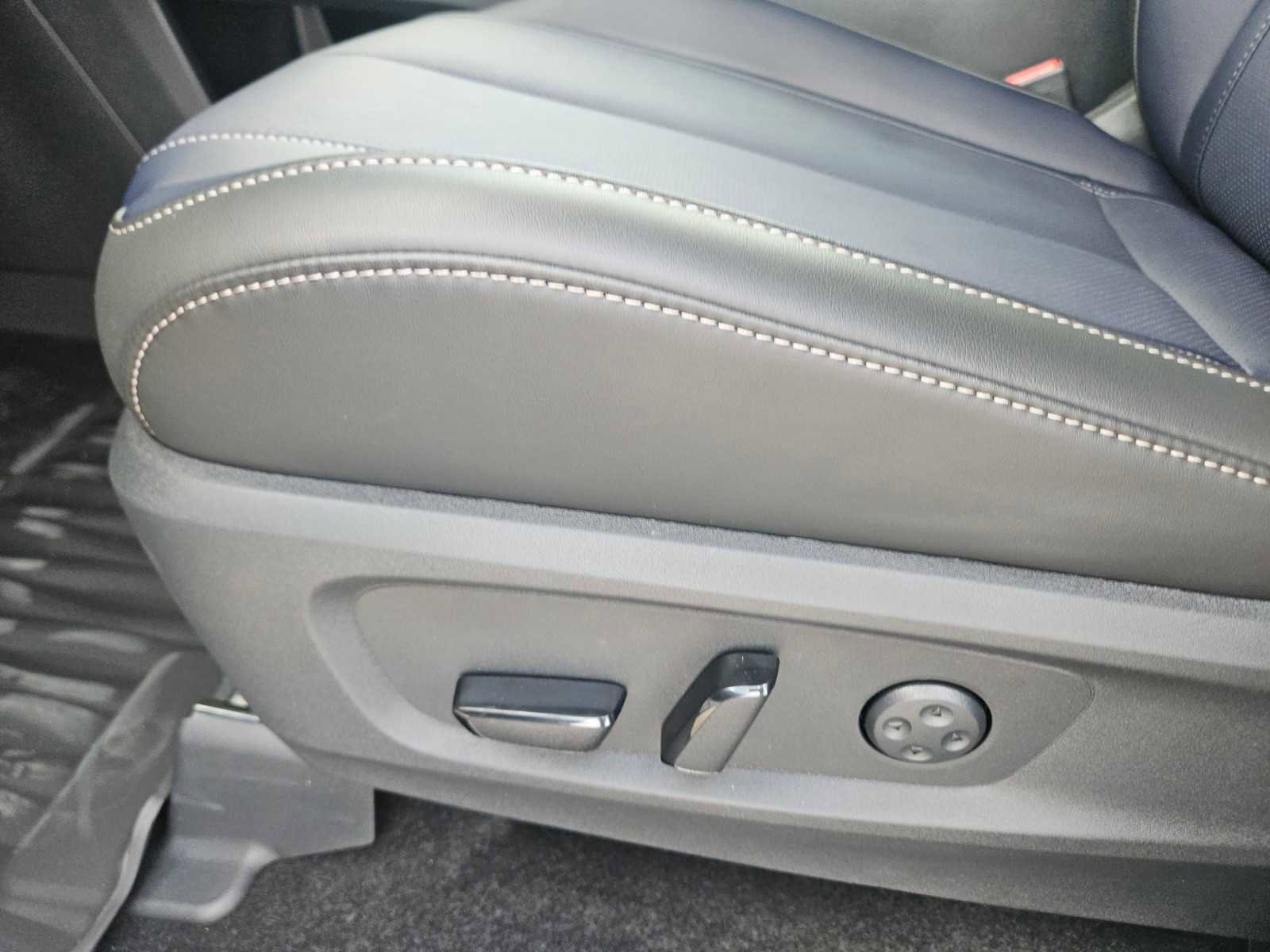 New 2026 INFINITI QX60 Luxe w/ Dark Cargo Package image 23