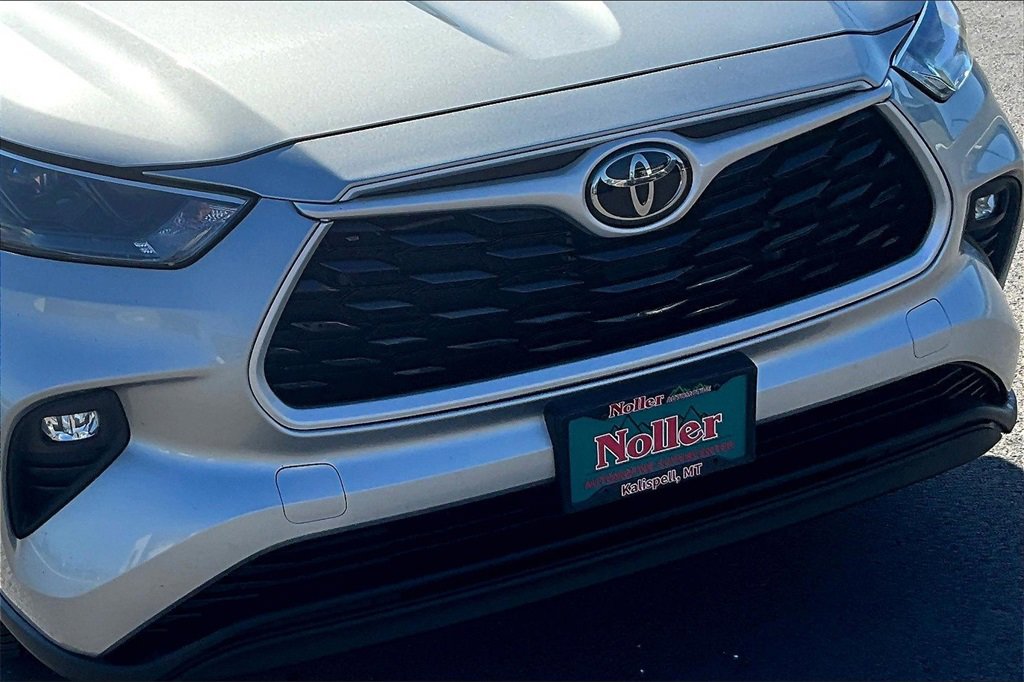Used 2024 Toyota Highlander LE image 29