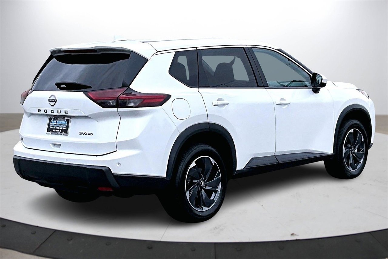 Used 2024 Nissan Rogue SV image 8