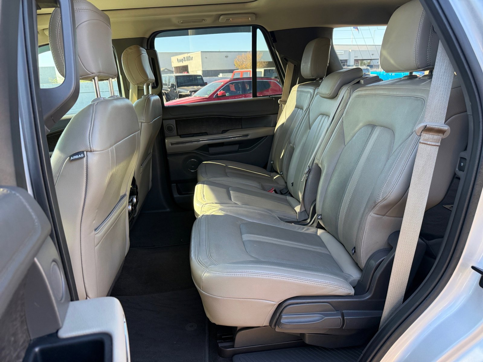 Used 2019 Ford Expedition Limited image 16