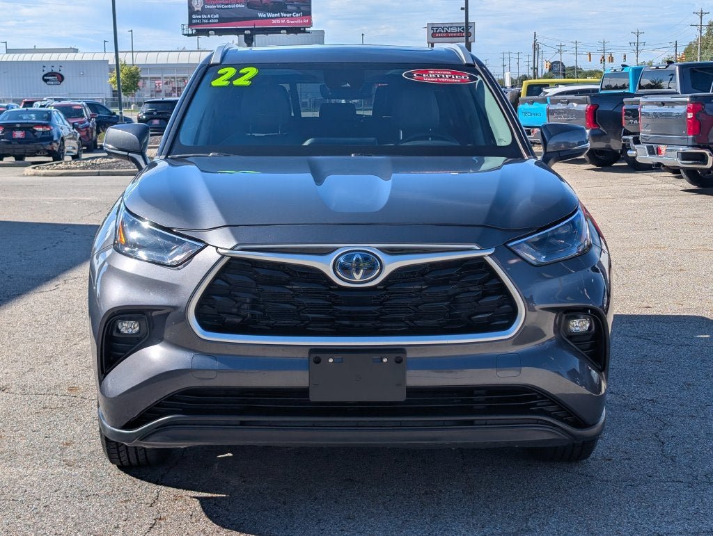 Certified 2022 Toyota Highlander XLE AWD/4WD image 2