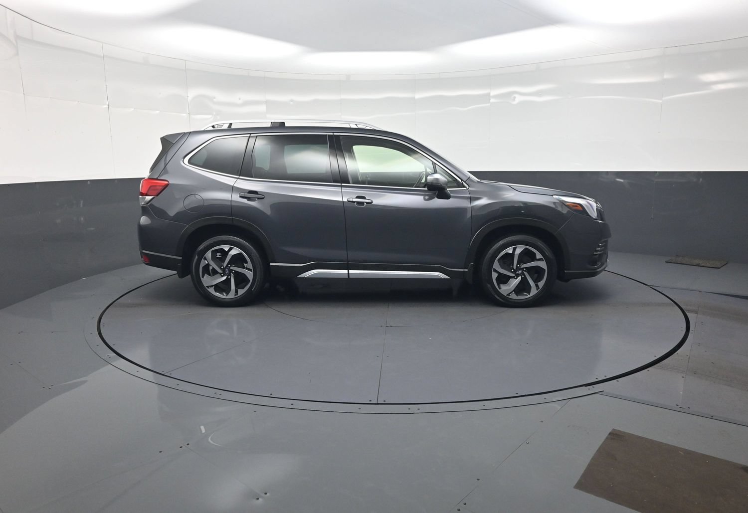 Used 2023 Subaru Forester Touring AWD/4WD image 2