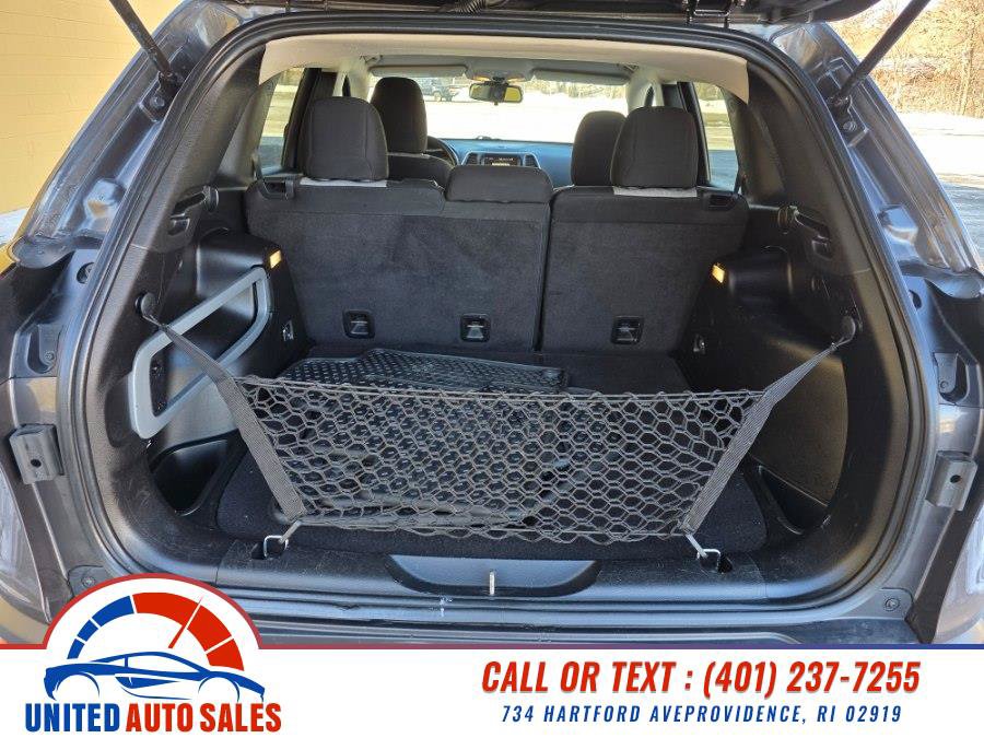 Used 2014 Jeep Cherokee Latitude w/ Cold Weather Group AWD/4WD image 11