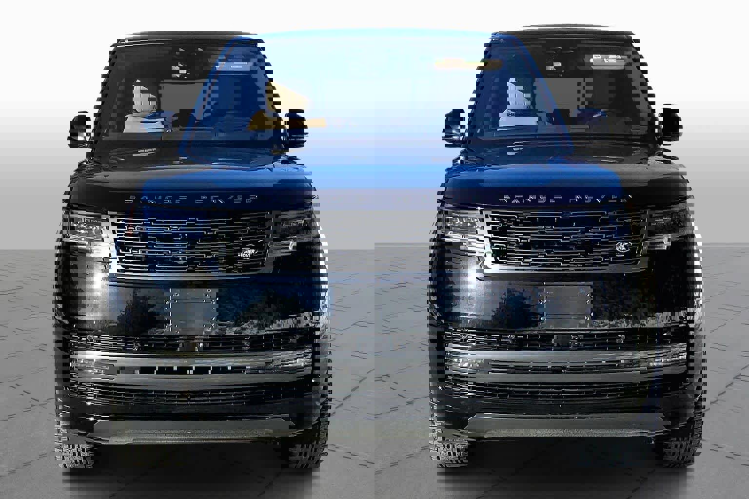 Used 2023 Land Rover Range Rover Autobiography image 4