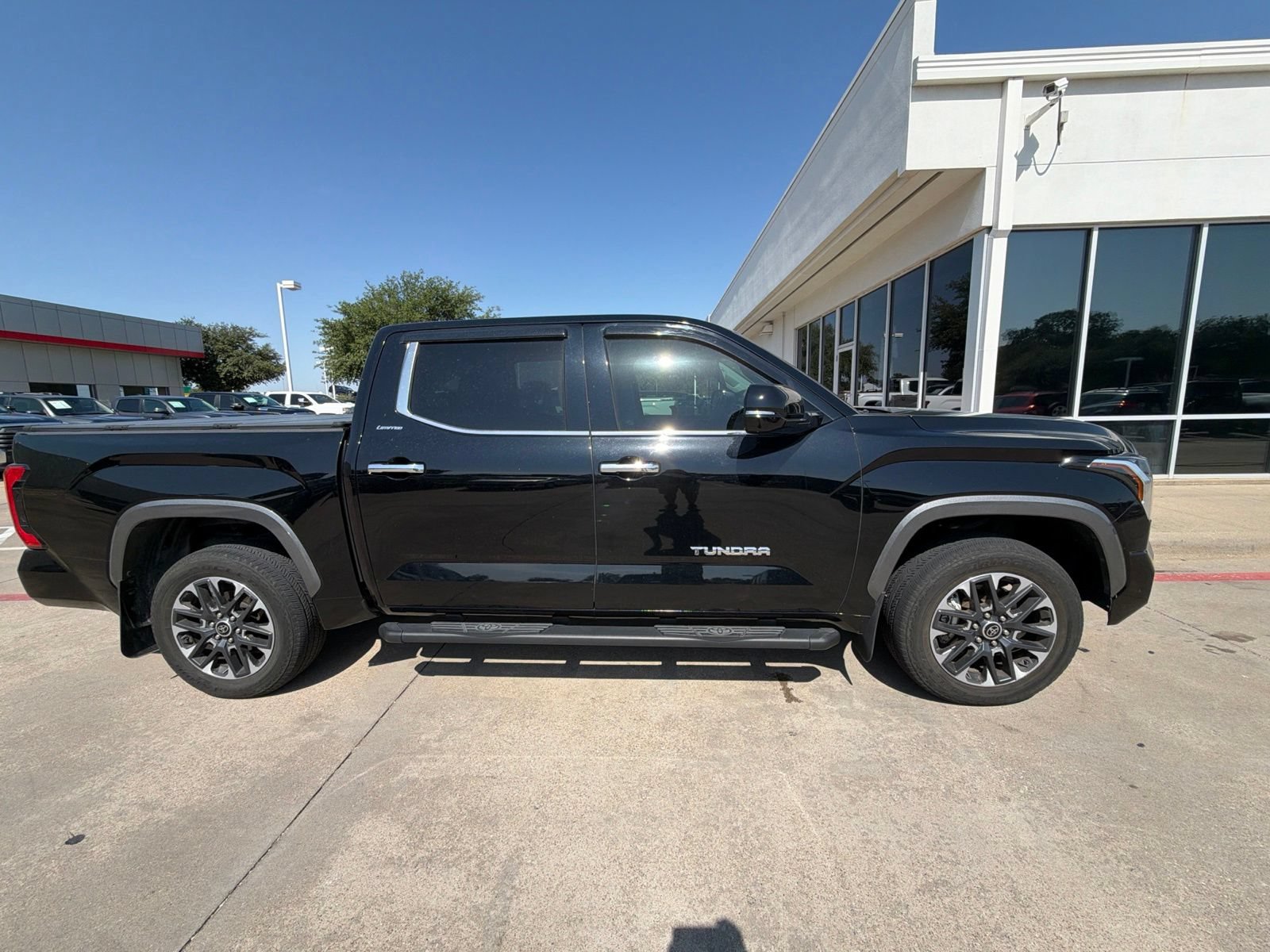 Used 2024 Toyota Tundra Limited w/ Power Package AWD/4WD image 5