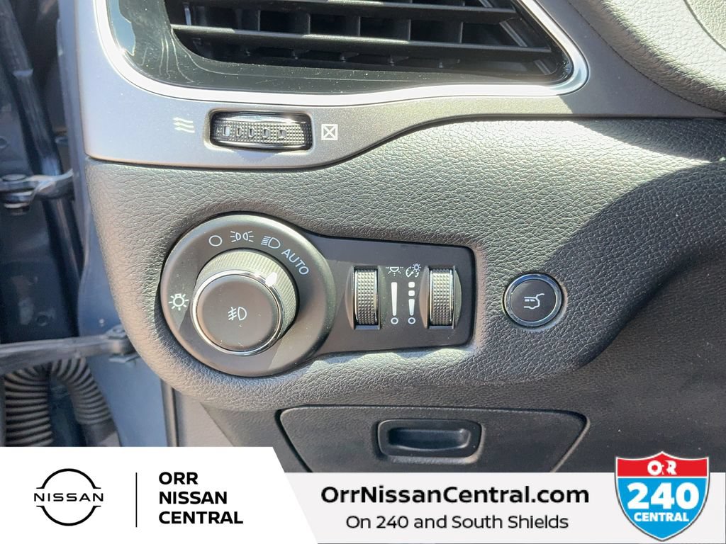 Used 2021 Jeep Cherokee Limited AWD/4WD image 19