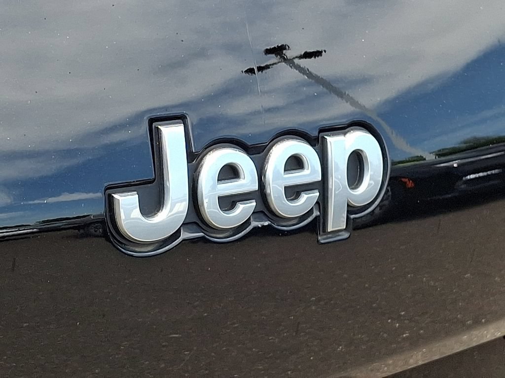 Used 2023 Jeep Grand Cherokee L Summit AWD/4WD image 37